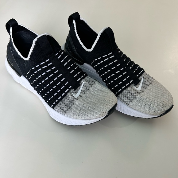 NIKE REACT PHANTOM - Picture 2 of 7